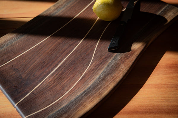 Serving Board in Walnut (Natural Edge)