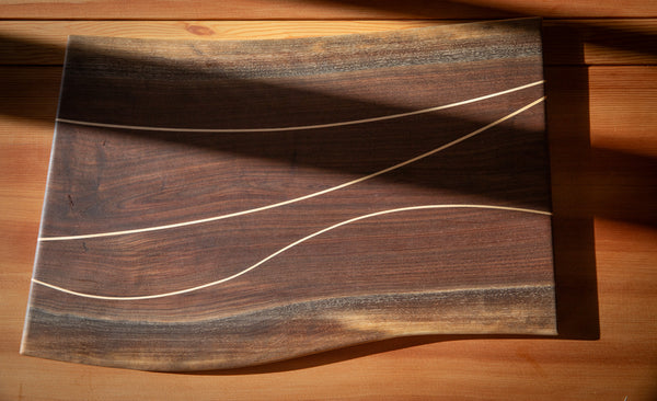 Serving Board in Walnut (Natural Edge)