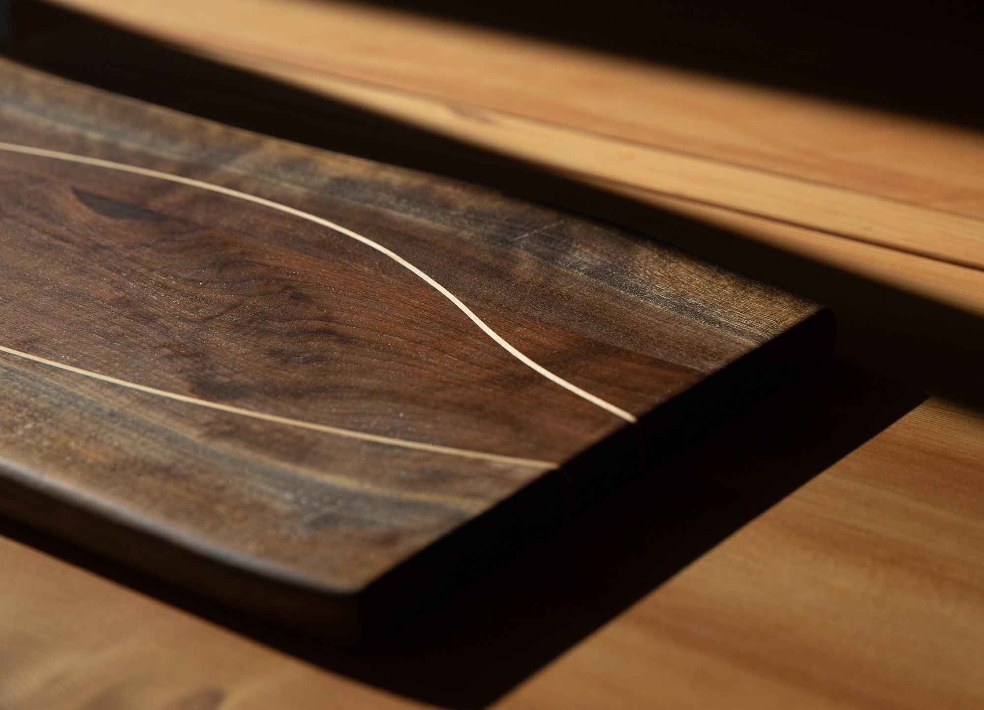 Serving Board in Walnut (Natural Edge)