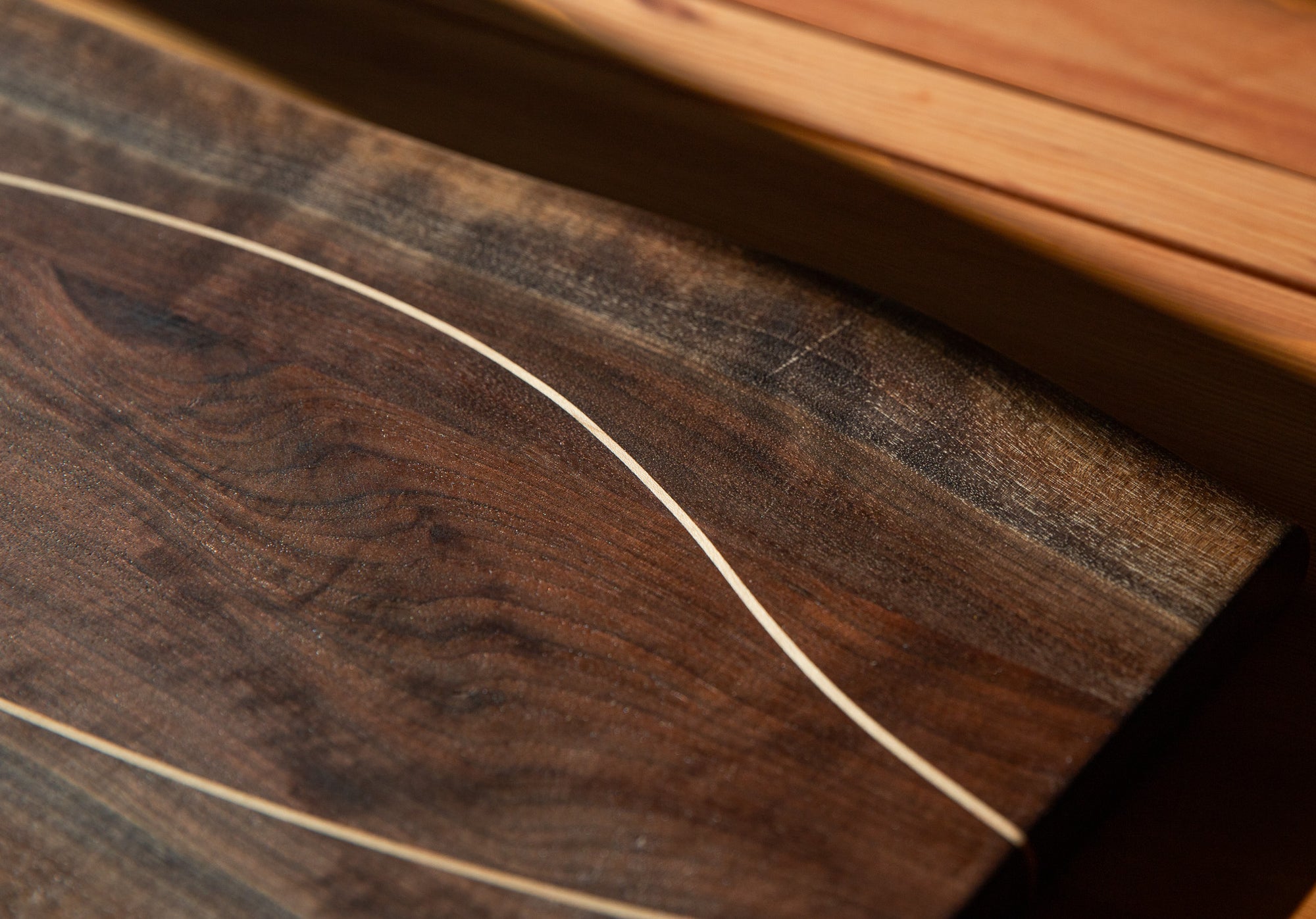 Serving Board in Walnut (Natural Edge)