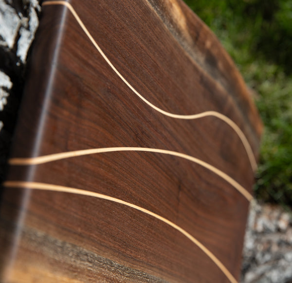 Serving Board in Walnut (Natural Edge)