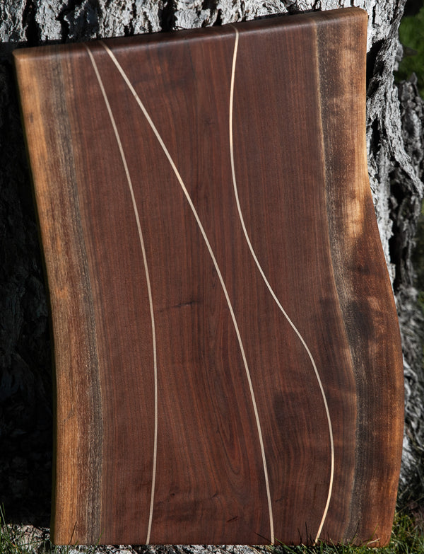 Serving Board in Walnut (Natural Edge)